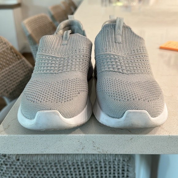 Women’s Skechers Ultra Flex 3.0 Size 7 - Picture 5 of 6